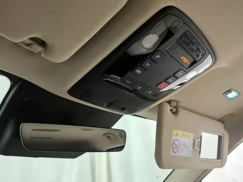 2025 Kia Carnival с пробегом 3 850 км