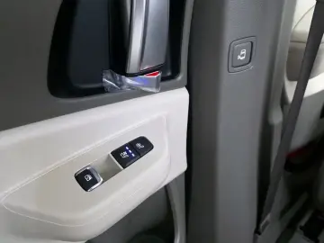 2025 Kia Carnival с пробегом 3 850 км