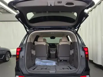 2025 Kia Carnival с пробегом 3 850 км