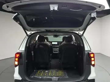 2024 Kia Carnival с пробегом 10 847 км