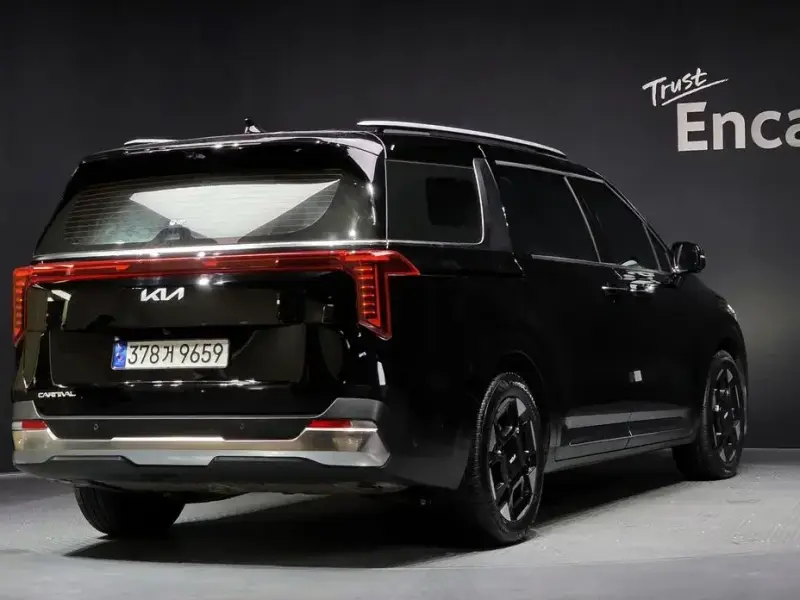 2025 Kia Carnival с пробегом 19 580 км