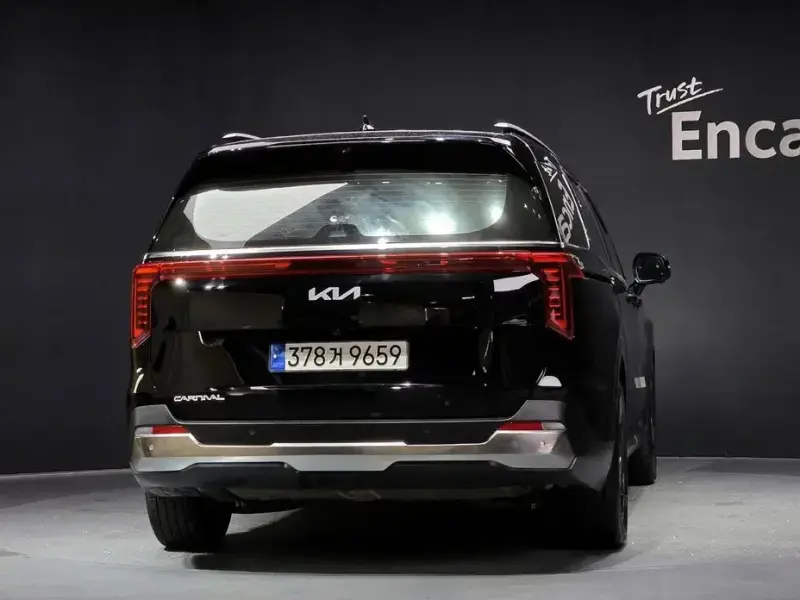 2025 Kia Carnival с пробегом 19 580 км