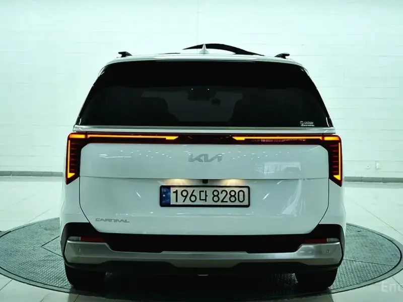 2024 Kia Carnival с пробегом 40 390 км