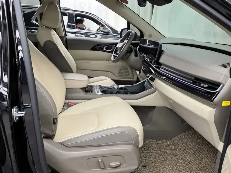 2025 Kia Carnival с пробегом 19 580 км