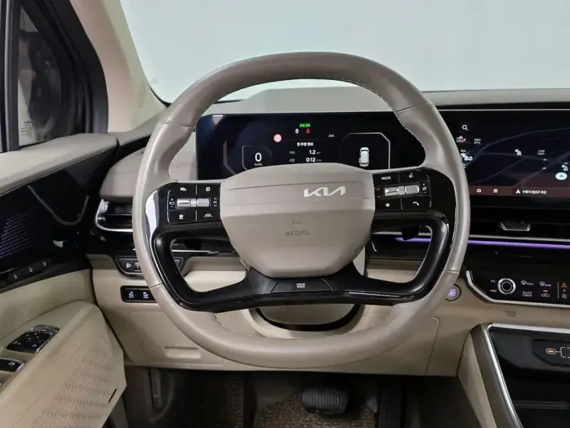 2025 Kia Carnival с пробегом 19 580 км