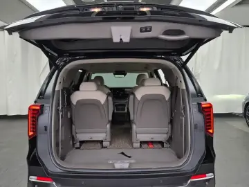 2025 Kia Carnival с пробегом 19 580 км