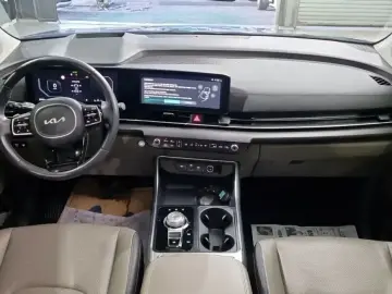 2024 Kia Carnival с пробегом 25 902 км
