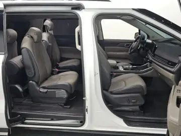 2024 Kia Carnival с пробегом 51 025 км