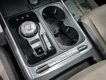 2024 Kia Carnival с пробегом 25 902 км