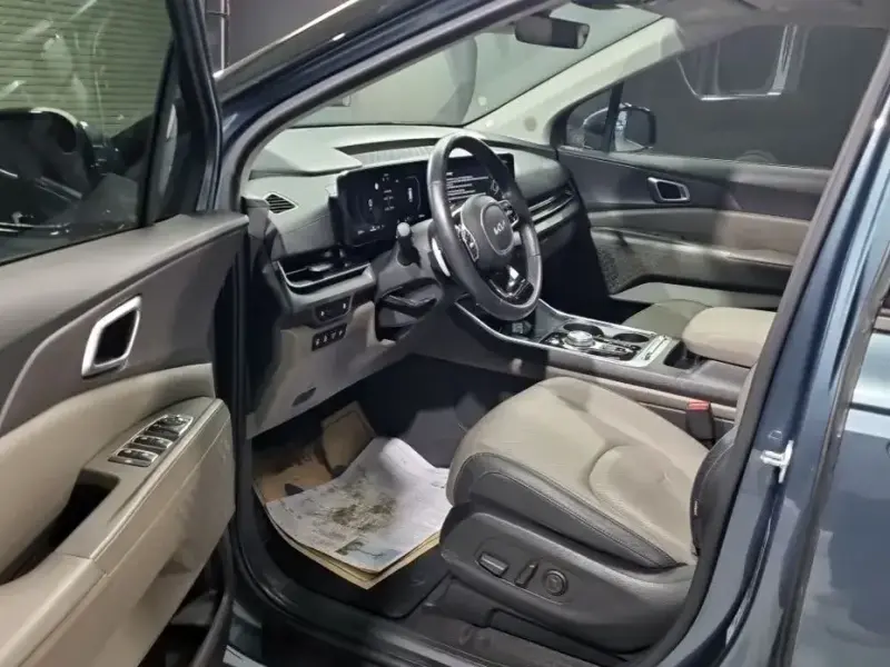 2024 Kia Carnival с пробегом 25 902 км