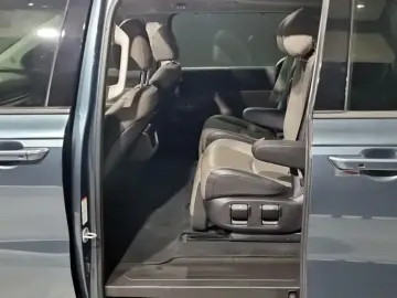 2024 Kia Carnival с пробегом 25 902 км