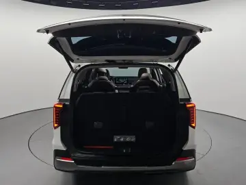 2024 Kia Carnival с пробегом 51 025 км