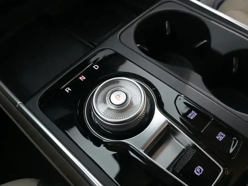 2024 Kia Carnival с пробегом 19 698 км
