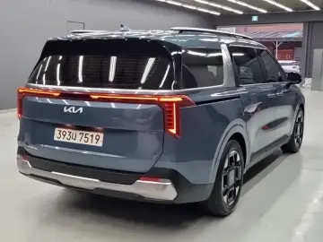 2024 Kia Carnival с пробегом 33 090 км