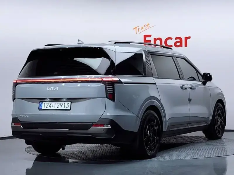 2024 Kia Carnival с пробегом 33 433 км