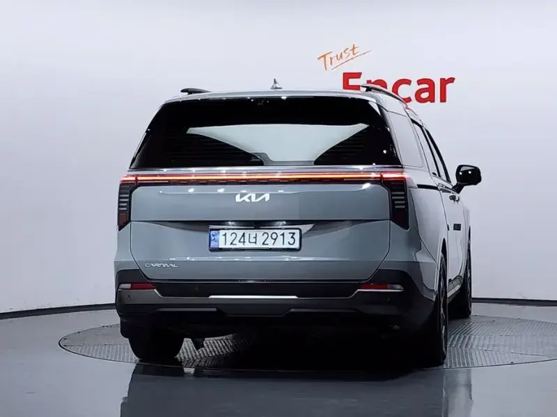 2024 Kia Carnival с пробегом 33 433 км