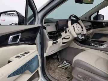 2024 Kia Carnival с пробегом 33 433 км