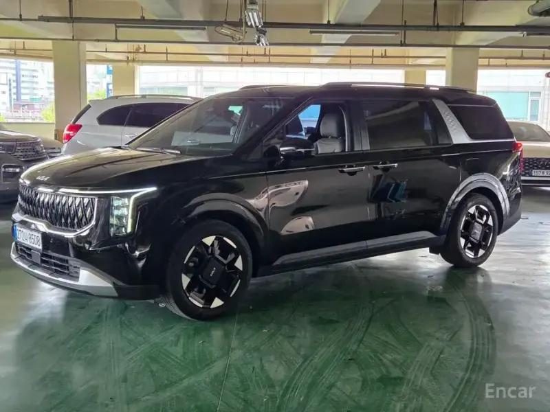 2025 Kia Carnival с пробегом 16 678 км