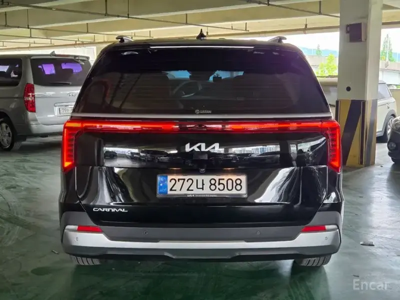 2025 Kia Carnival с пробегом 16 678 км