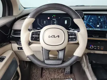 2024 Kia Carnival с пробегом 33 433 км