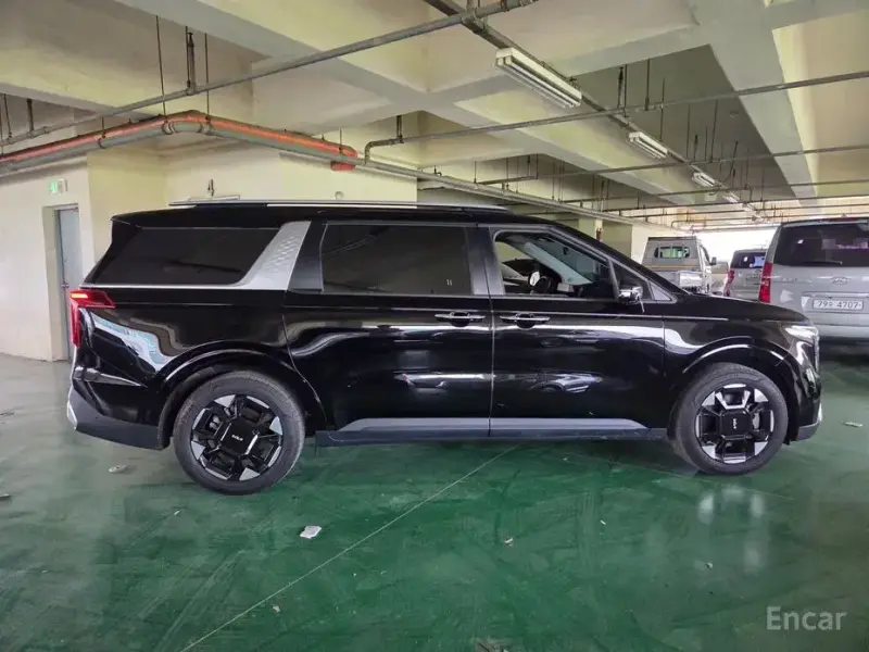2025 Kia Carnival с пробегом 16 678 км