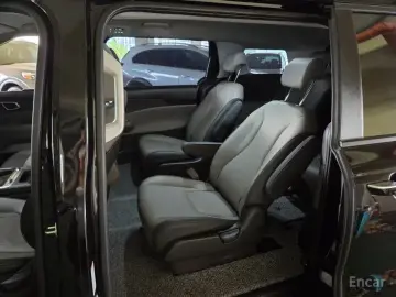 2025 Kia Carnival с пробегом 16 678 км