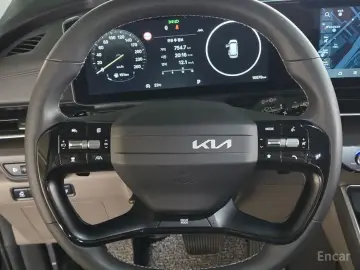 2025 Kia Carnival с пробегом 16 678 км