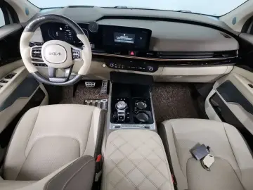 2024 Kia Carnival с пробегом 33 433 км