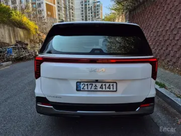 2024 Kia Carnival с пробегом 28 100 км