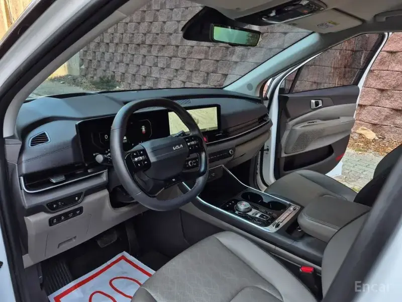 2024 Kia Carnival с пробегом 28 100 км
