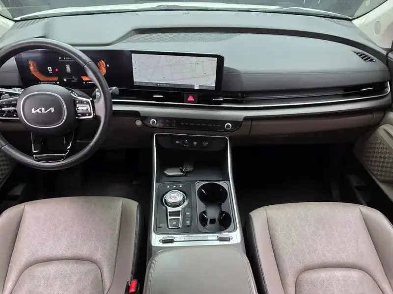 2024 Kia Carnival с пробегом 42 006 км