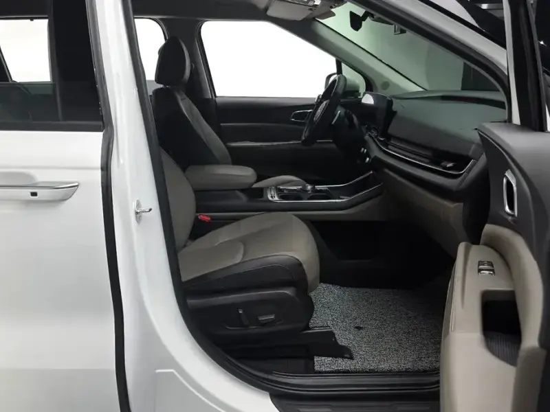 2024 Kia Carnival с пробегом 35 028 км