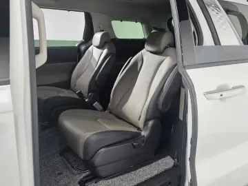 2024 Kia Carnival с пробегом 35 028 км