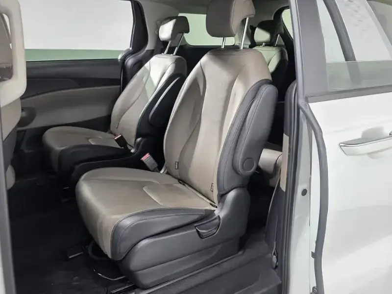 2024 Kia Carnival с пробегом 42 006 км