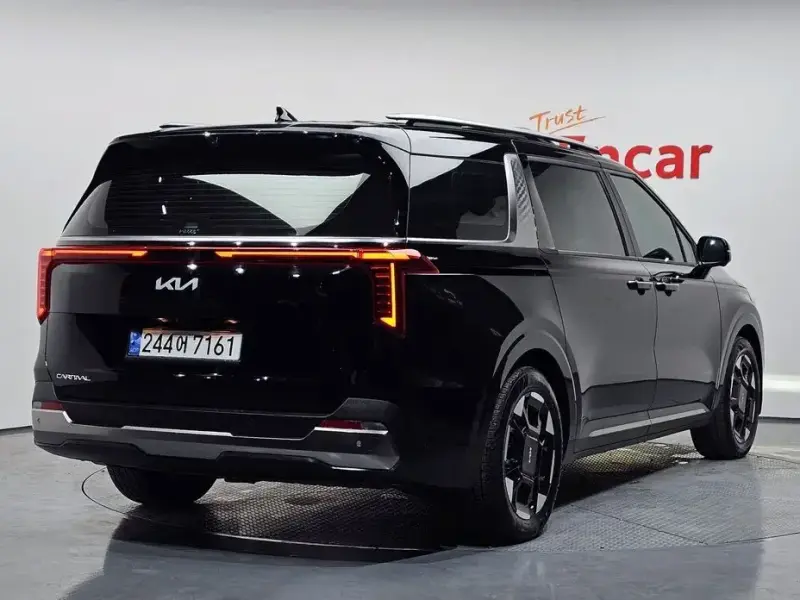 2024 Kia Carnival с пробегом 40 318 км