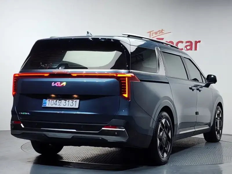 2024 Kia Carnival с пробегом 42 487 км
