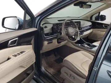 2024 Kia Carnival с пробегом 42 487 км