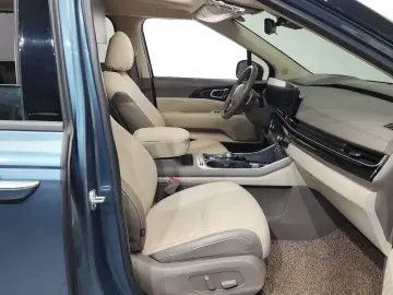 2024 Kia Carnival с пробегом 42 487 км