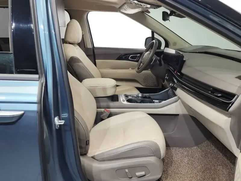 2024 Kia Carnival с пробегом 42 487 км
