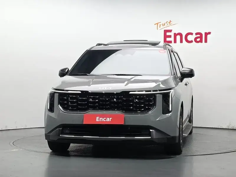 2025 Kia Carnival с пробегом 5 486 км