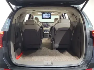 2024 Kia Carnival с пробегом 42 487 км