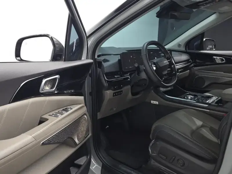 2025 Kia Carnival с пробегом 5 486 км