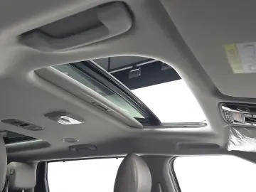 2025 Kia Carnival с пробегом 5 486 км