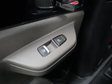 2025 Kia Carnival с пробегом 5 486 км