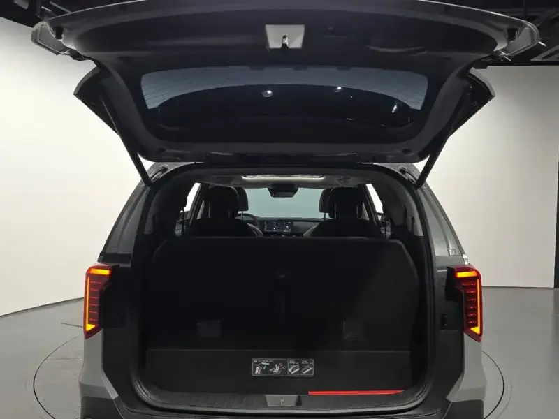 2025 Kia Carnival с пробегом 5 486 км