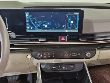 2025 Kia Carnival с пробегом 10 538 км