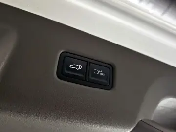 2025 Kia Carnival с пробегом 10 538 км