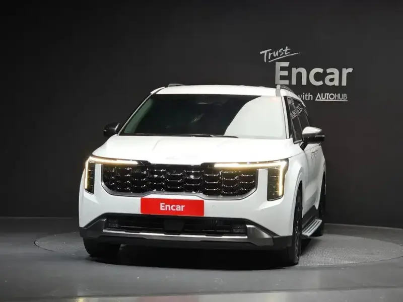 2024 Kia Carnival с пробегом 23 739 км