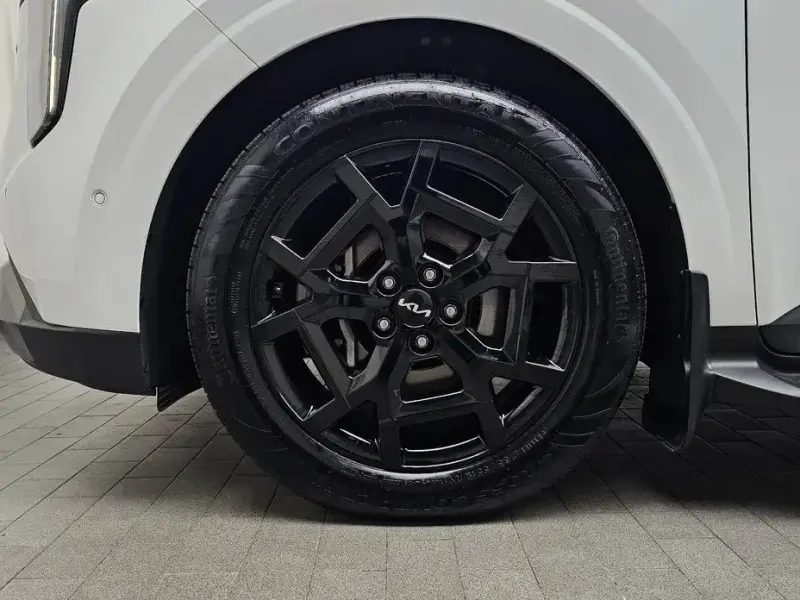 2024 Kia Carnival с пробегом 23 739 км
