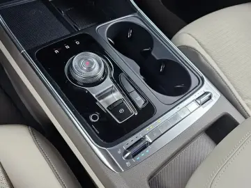 2024 Kia Carnival с пробегом 23 739 км